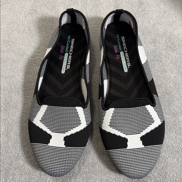 Skechers ballet flats‎ Women's size 8.5 wide Monochrome Patterned Flats like new - Picture 2 of 11